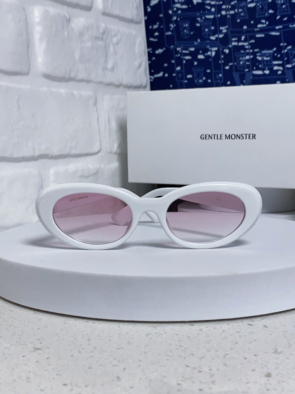 Gentle Monster Polarized Oval Silver Lens Sunglasses for Men - detail image 2
