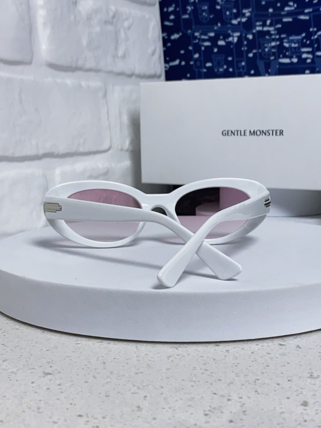 Gentle Monster Polarized Oval Silver Lens Sunglasses for Men - detail image 3