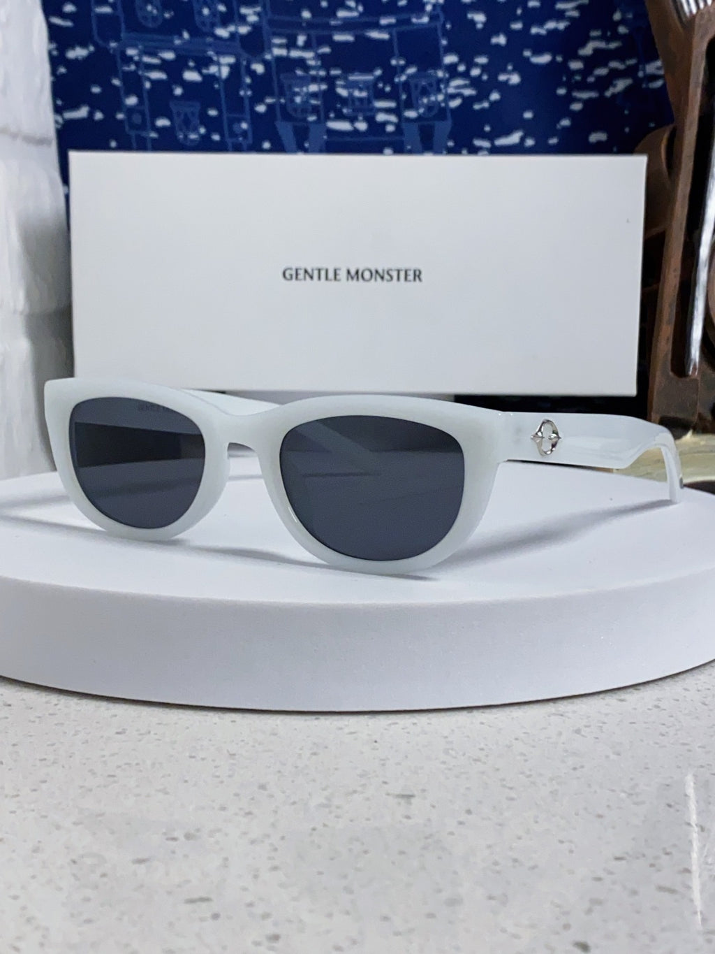 Gentle Monster MONOCHROME Round Blue Lens Sunglasses for Women - 158662