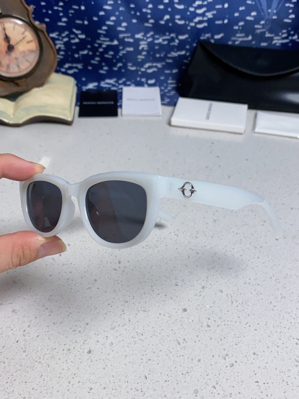 Gentle Monster MONOCHROME Round Blue Lens Sunglasses for Women - 158662 - detail image 6