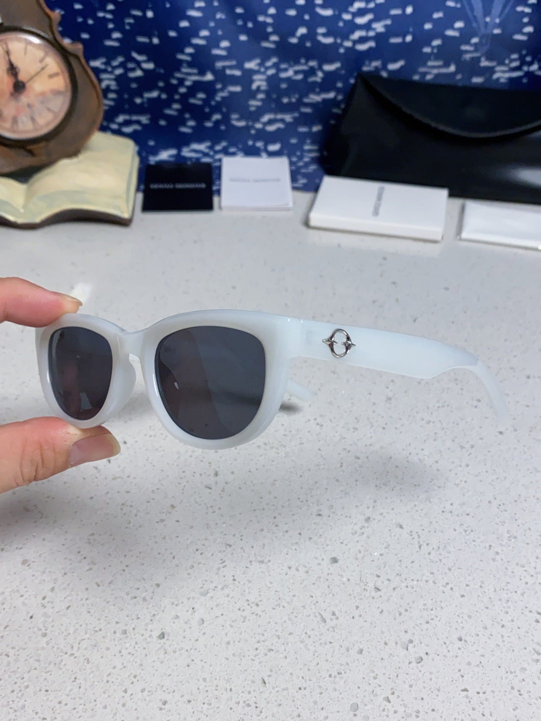 Gentle Monster MONOCHROME Round Blue Lens Sunglasses for Women - 158662 - detail image 6