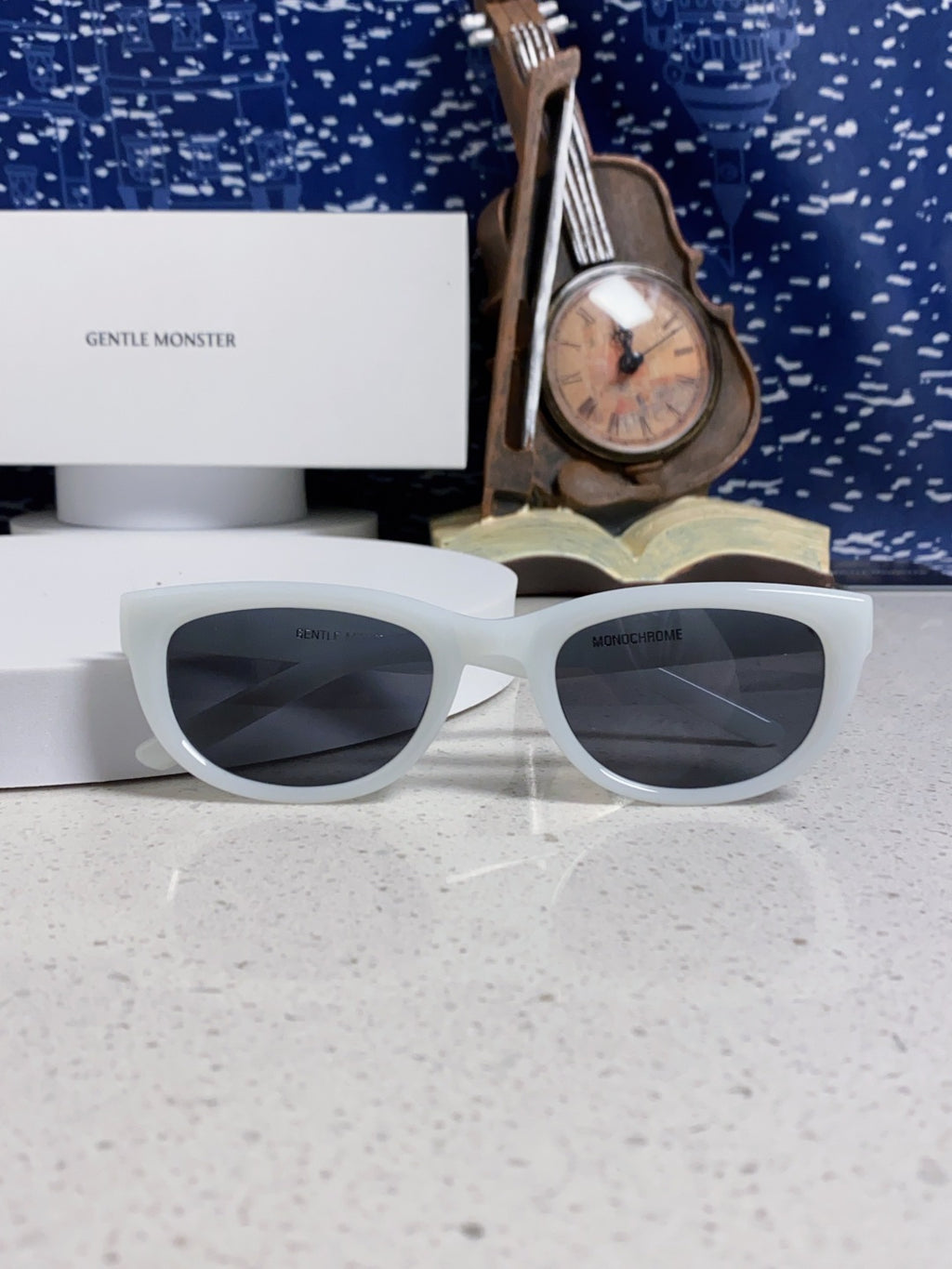Gentle Monster MONOCHROME Round Blue Lens Sunglasses for Women - detail image 9