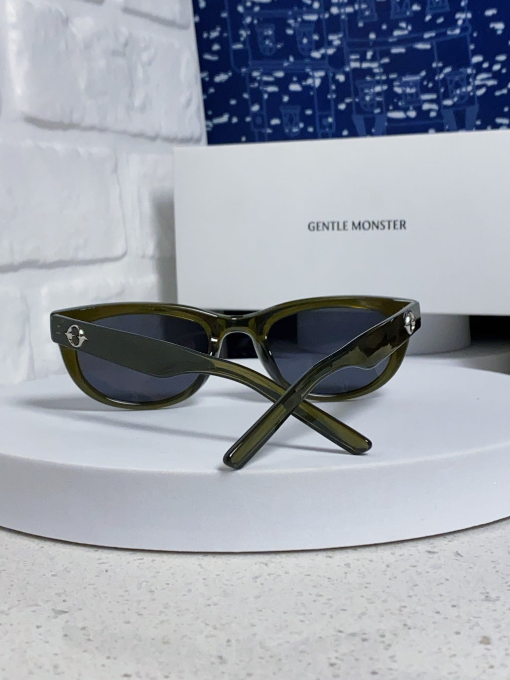 Gentle Monster MONOCHROME Round Black Lens Sunglasses for Women - detail image 3