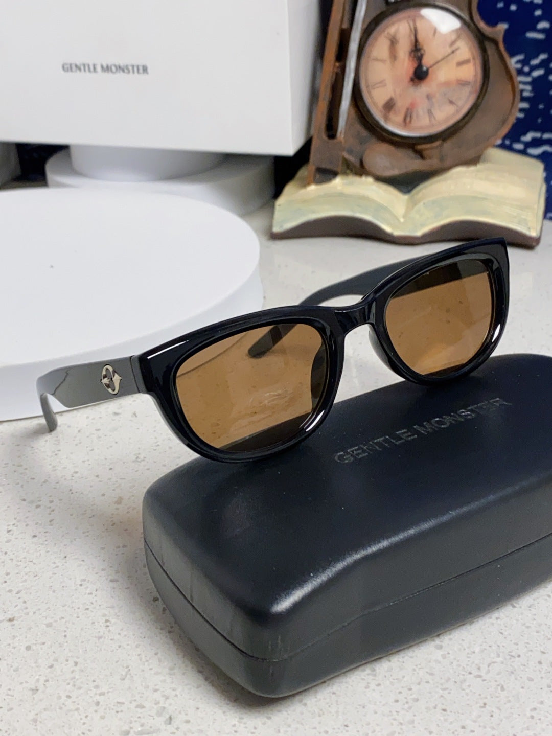 Gentle Monster MONOCHROME Round Brown Lens Sunglasses for Women - detail image 10