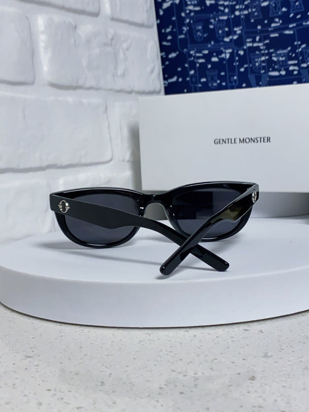 Gentle Monster MONOCHROME Round Red Lens Sunglasses for Women - 158666 - detail image 3