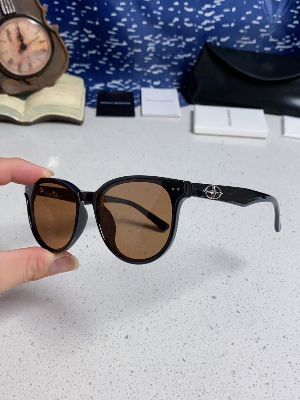 Gentle Monster TR1091 Round Brown Lens Sunglasses for Men & Women - detail image 6
