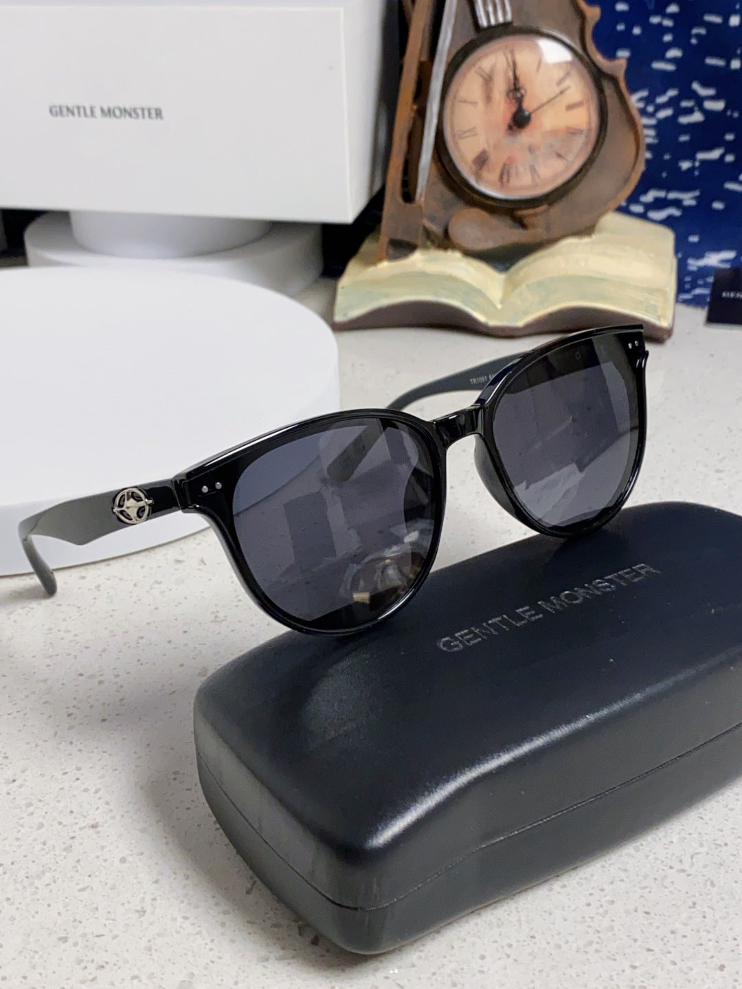 Gentle Monster TR1091 Round Black Lens Sunglasses for Men & Women - 416487 - detail image 10