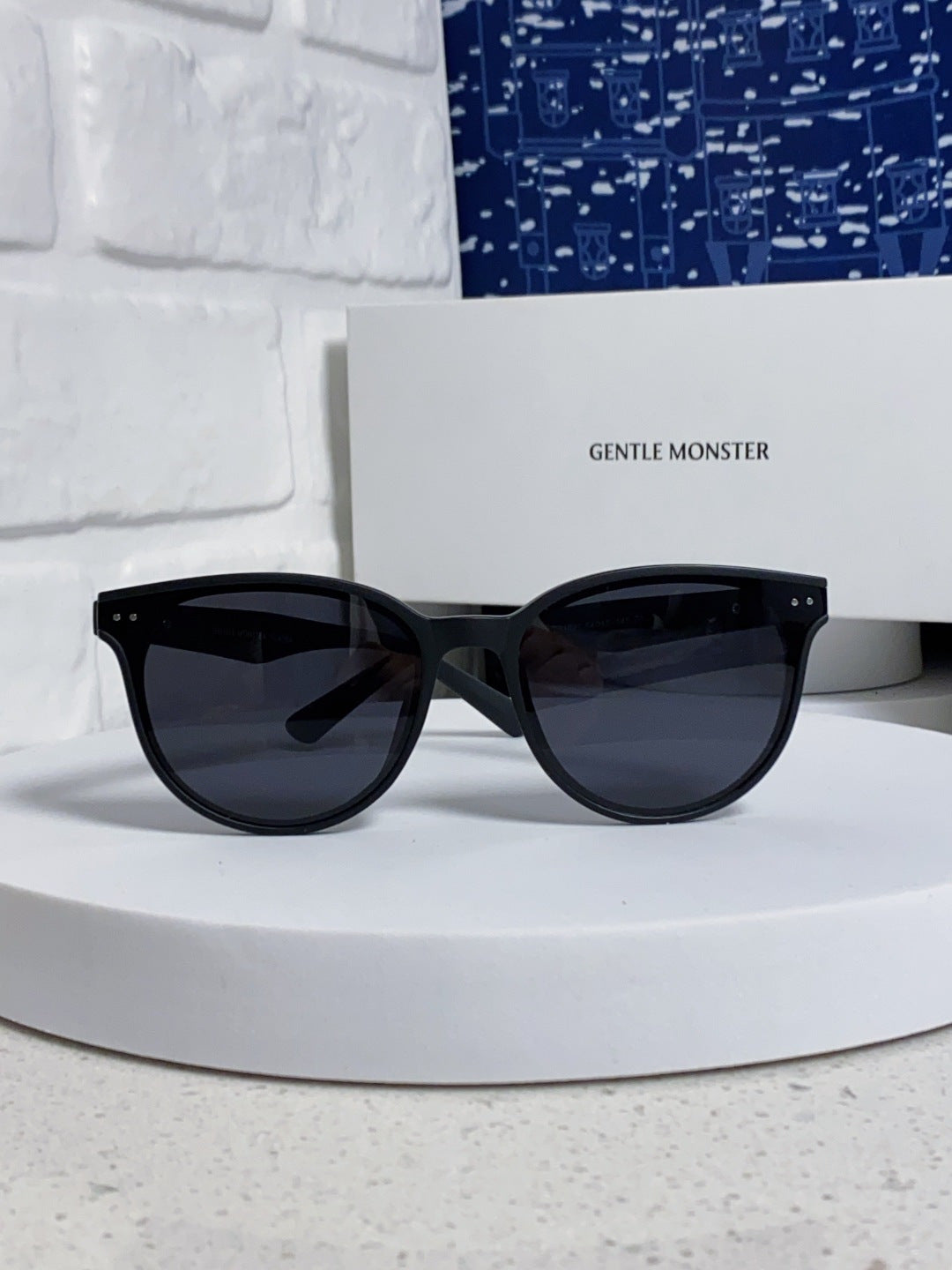 Gentle Monster TR1091 Round Black Lens Sunglasses for Men & Women - detail image 2