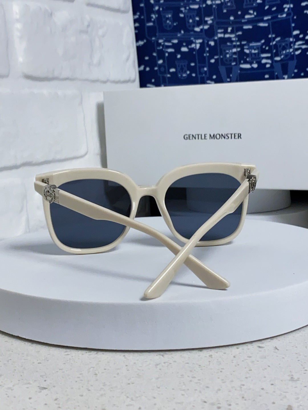 Gentle Monster SWIPE4 Square Black Lens Sunglasses for Men & Women - 416492 - detail image 3