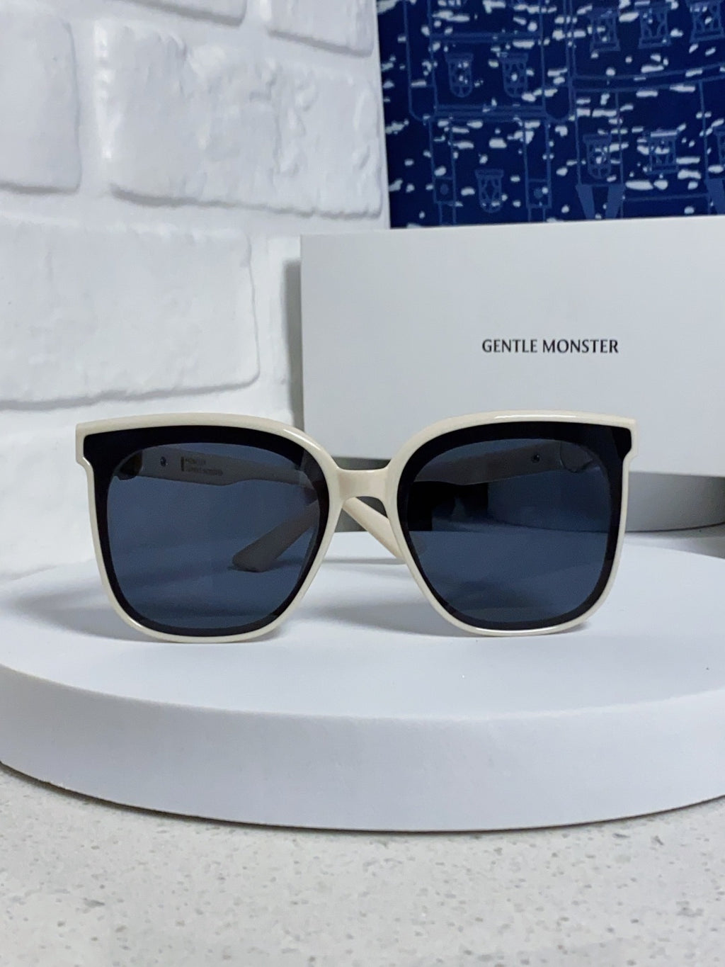Gentle Monster SWIPE4 Square Black Lens Sunglasses for Men & Women - 487991 - detail image 2
