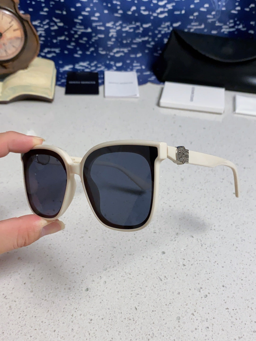 Gentle Monster SWIPE4 Square Black Lens Sunglasses for Men & Women - 416492 - detail image 6