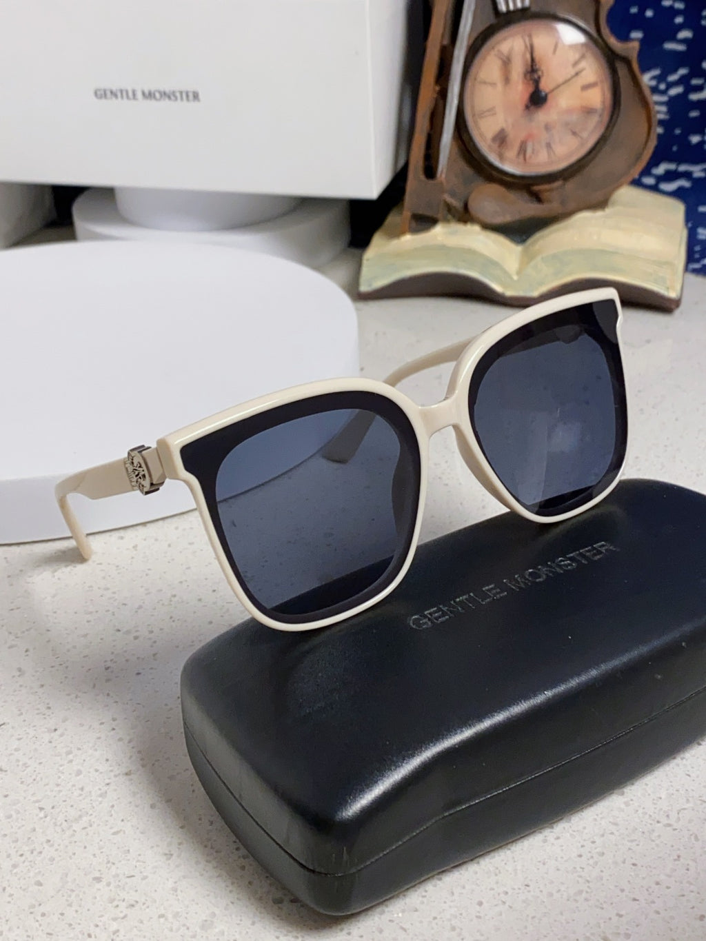 Gentle Monster SWIPE4 Square Black Lens Sunglasses for Men & Women - 416492 - detail image 10