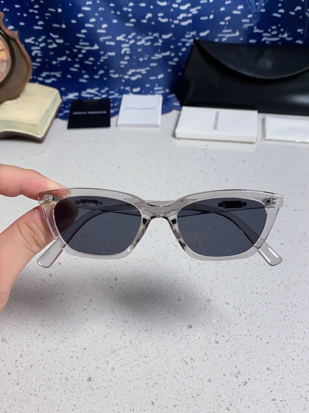 Gentle Monster LOTI Blue-Light Cat-Eye Silver Lens Sunglasses for Men - 432921 - detail image 4