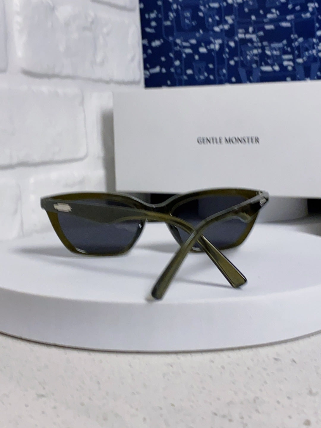 Gentle Monster LOTI Blue-Light Cat-Eye Black Lens Sunglasses for Men - 432922 - detail image 3