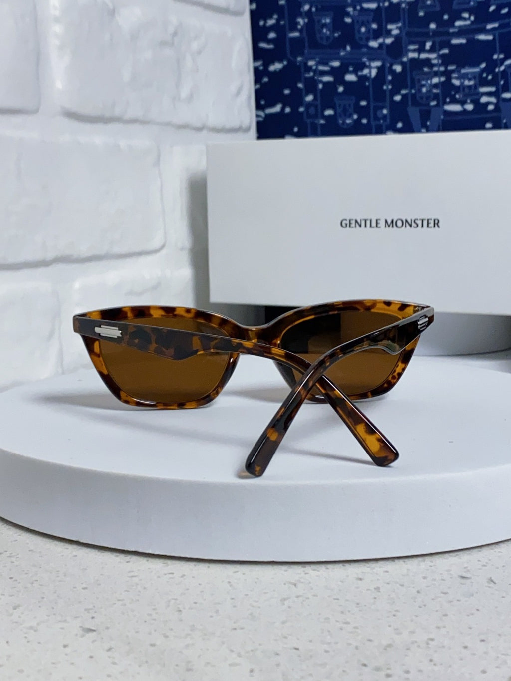 Gentle Monster LOTI Blue-Light Cat-Eye Brown Lens Sunglasses for Men & Women - detail image 3