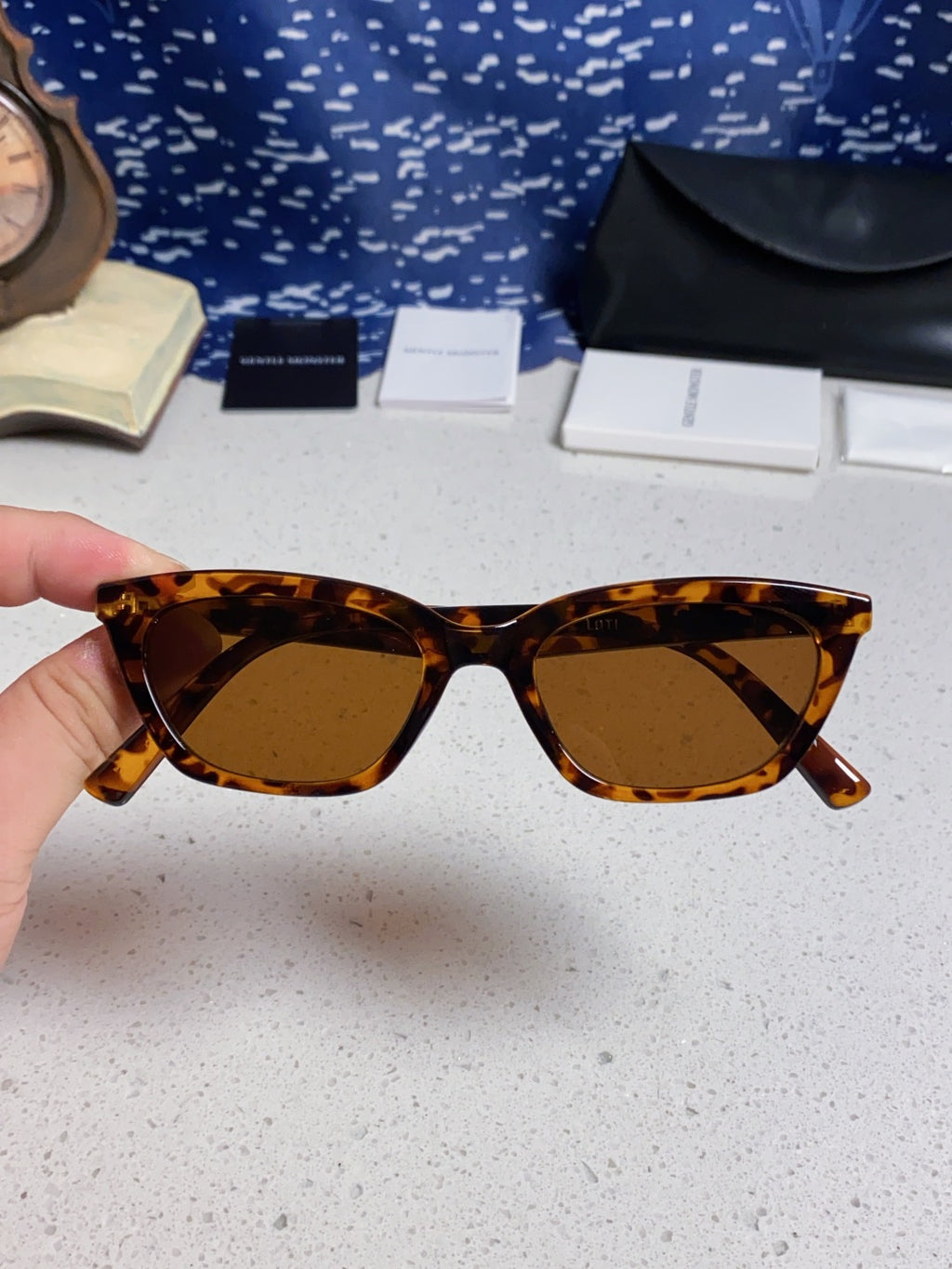 Gentle Monster LOTI Blue-Light Cat-Eye Brown Lens Sunglasses for Men & Women - detail image 4