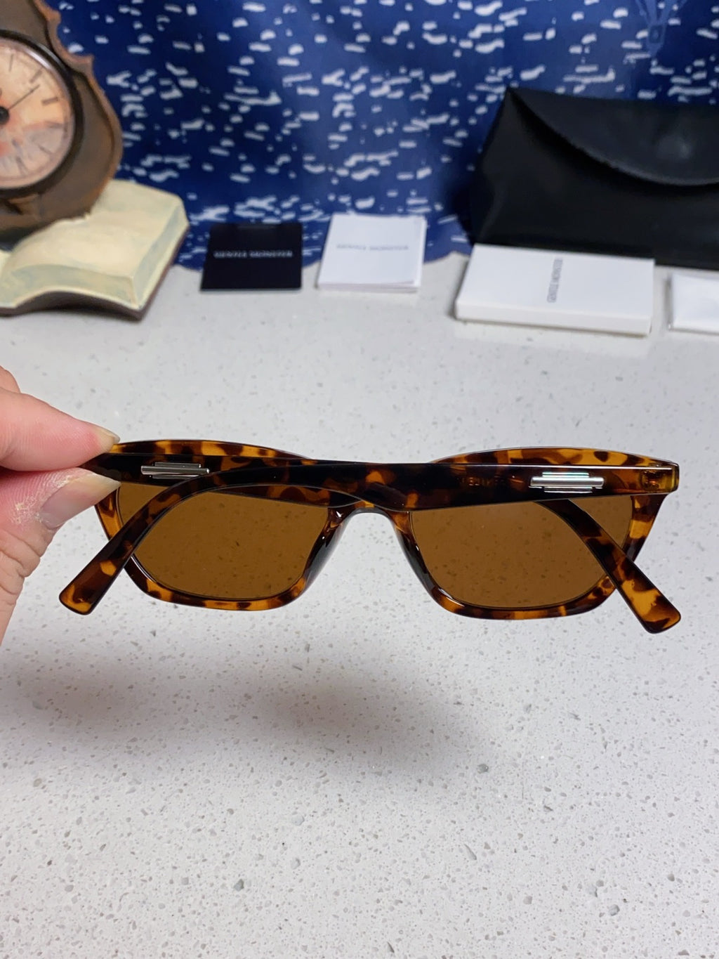 Gentle Monster LOTI Blue-Light Cat-Eye Brown Lens Sunglasses for Men & Women - detail image 5