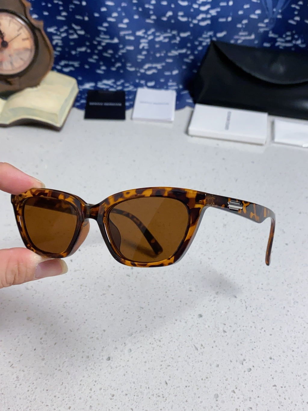Gentle Monster LOTI Blue-Light Cat-Eye Brown Lens Sunglasses for Men & Women - detail image 6