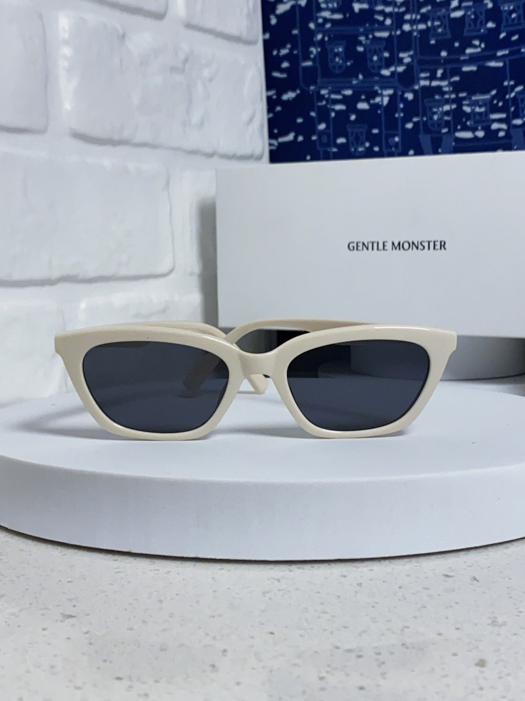 Gentle Monster LOTI Blue-Light Cat-Eye Silver Lens Sunglasses for Men - 432924 - detail image 2