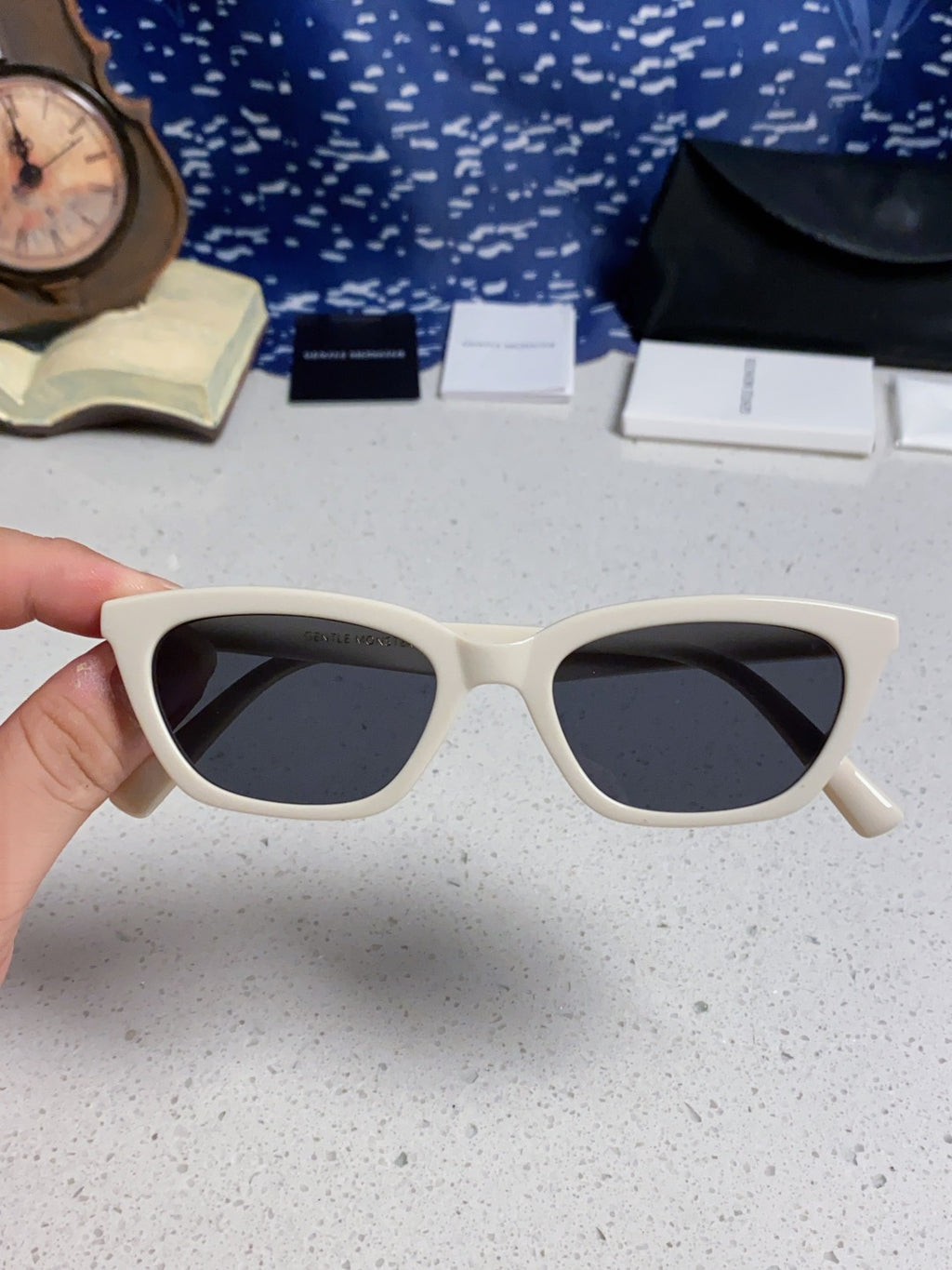 Gentle Monster LOTI Blue-Light Cat-Eye Silver Lens Sunglasses for Men & Women - detail image 4