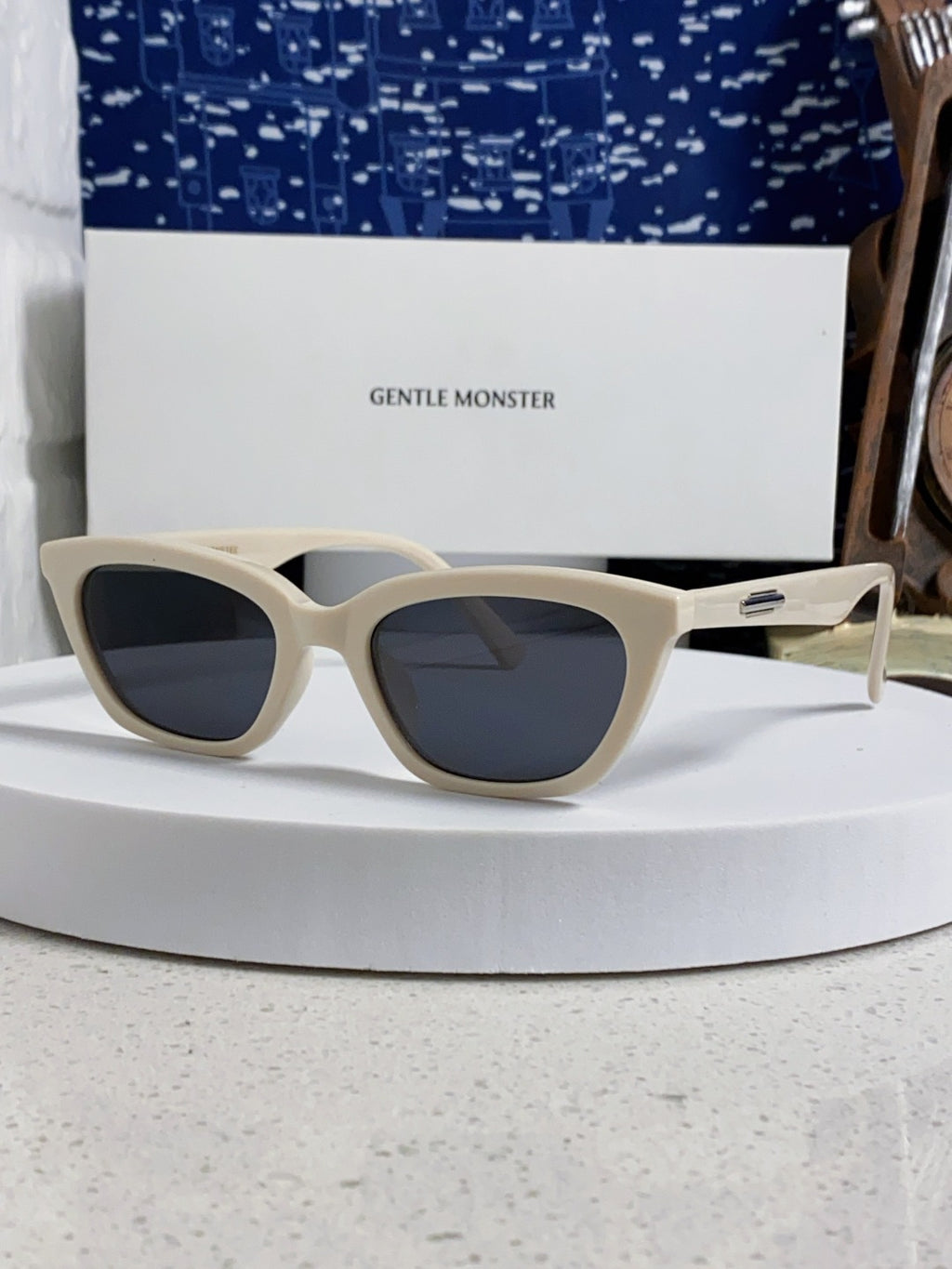 Gentle Monster LOTI Blue-Light Cat-Eye Silver Lens Sunglasses for Men & Women