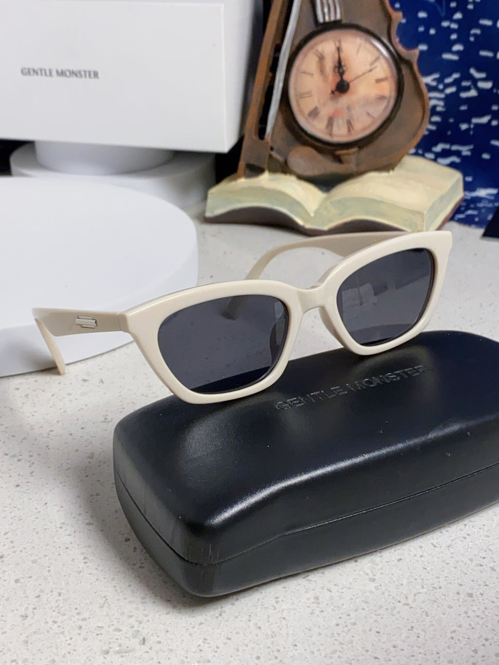 Gentle Monster LOTI Blue-Light Cat-Eye Silver Lens Sunglasses for Men - 432924 - detail image 10