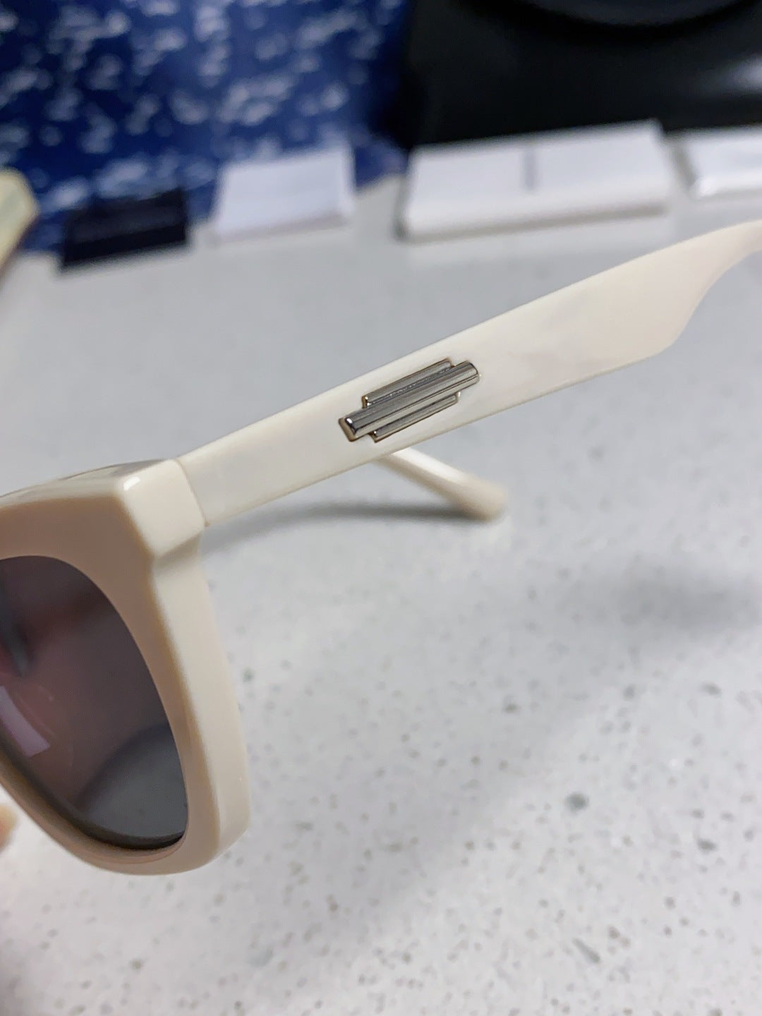 Gentle Monster LOTI Blue-Light Cat-Eye Silver Lens Sunglasses for Men - 432924 - detail image 7