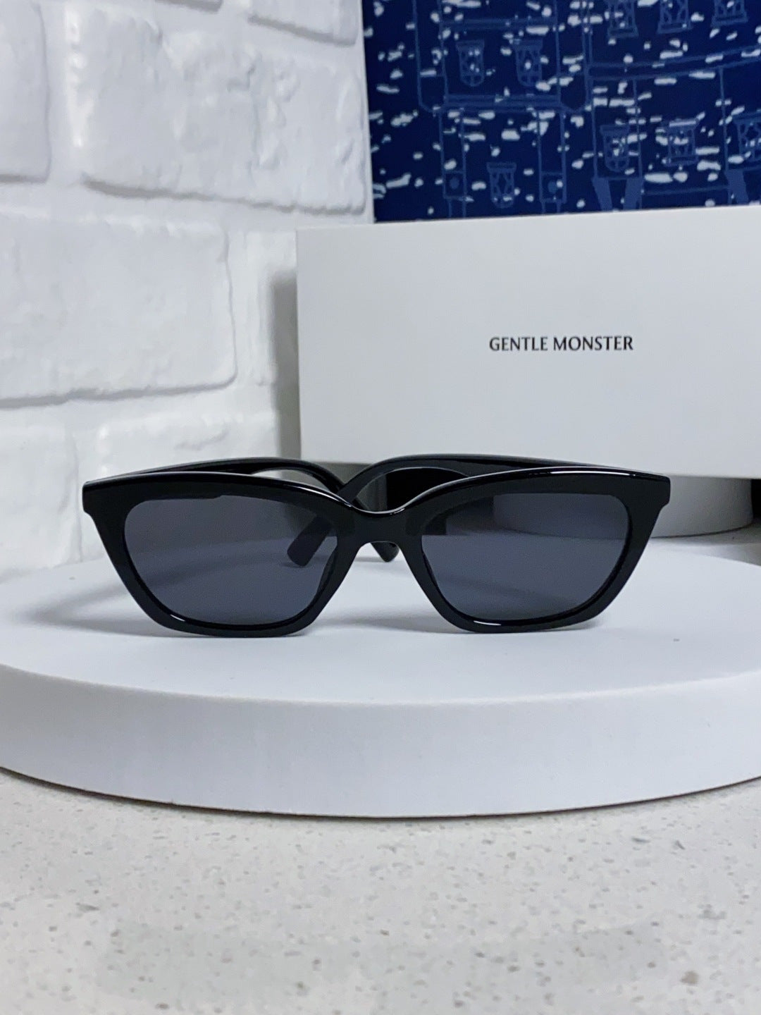 Gentle Monster LOTI Blue-Light Cat-Eye Red Lens Sunglasses for Men & Women - detail image 2