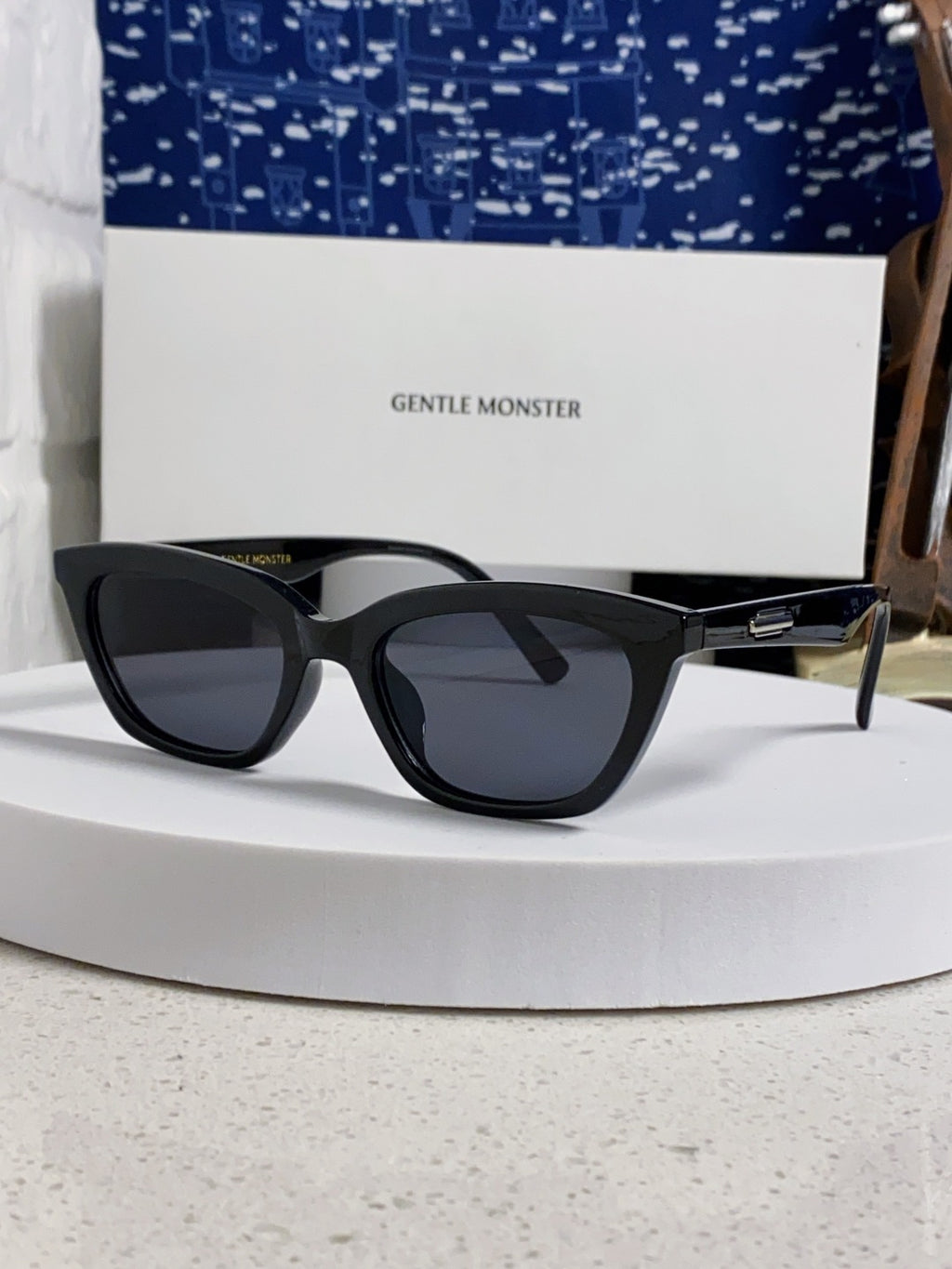 Gentle Monster LOTI Blue-Light Cat-Eye Red Lens Sunglasses for Men & Women