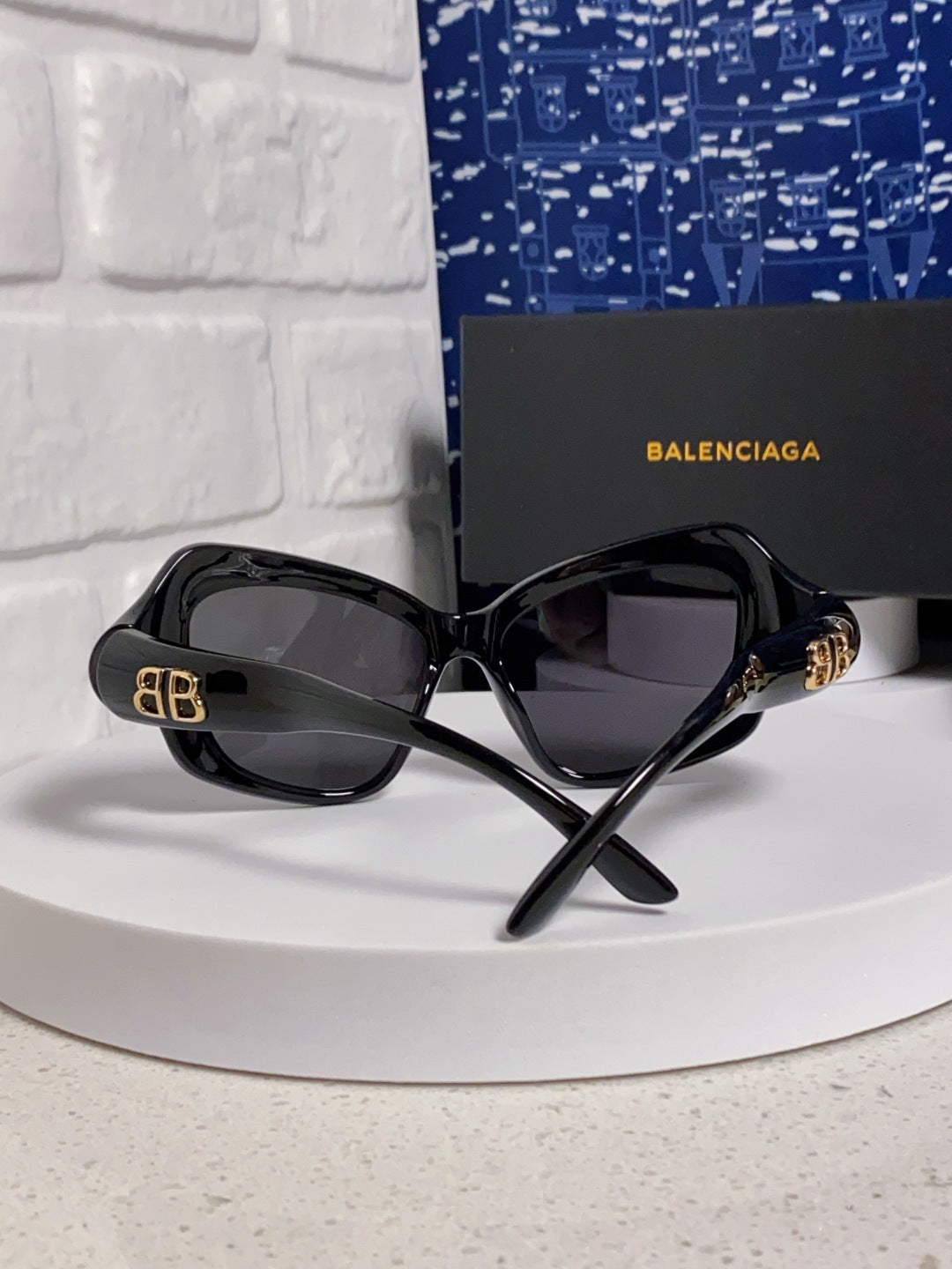 Balenciaga Oversized Blue Lens Sunglasses for Women - 432528 - detail image 3