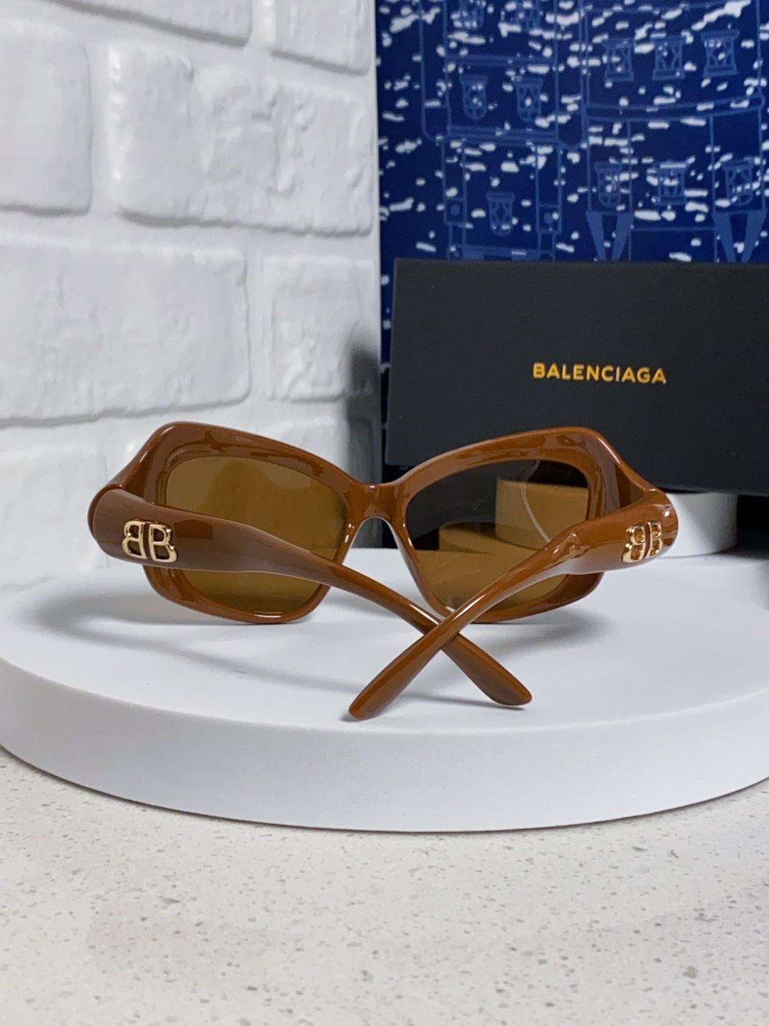 Balenciaga Oversized Brown Lens Sunglasses for Women - 487516 - detail image 3