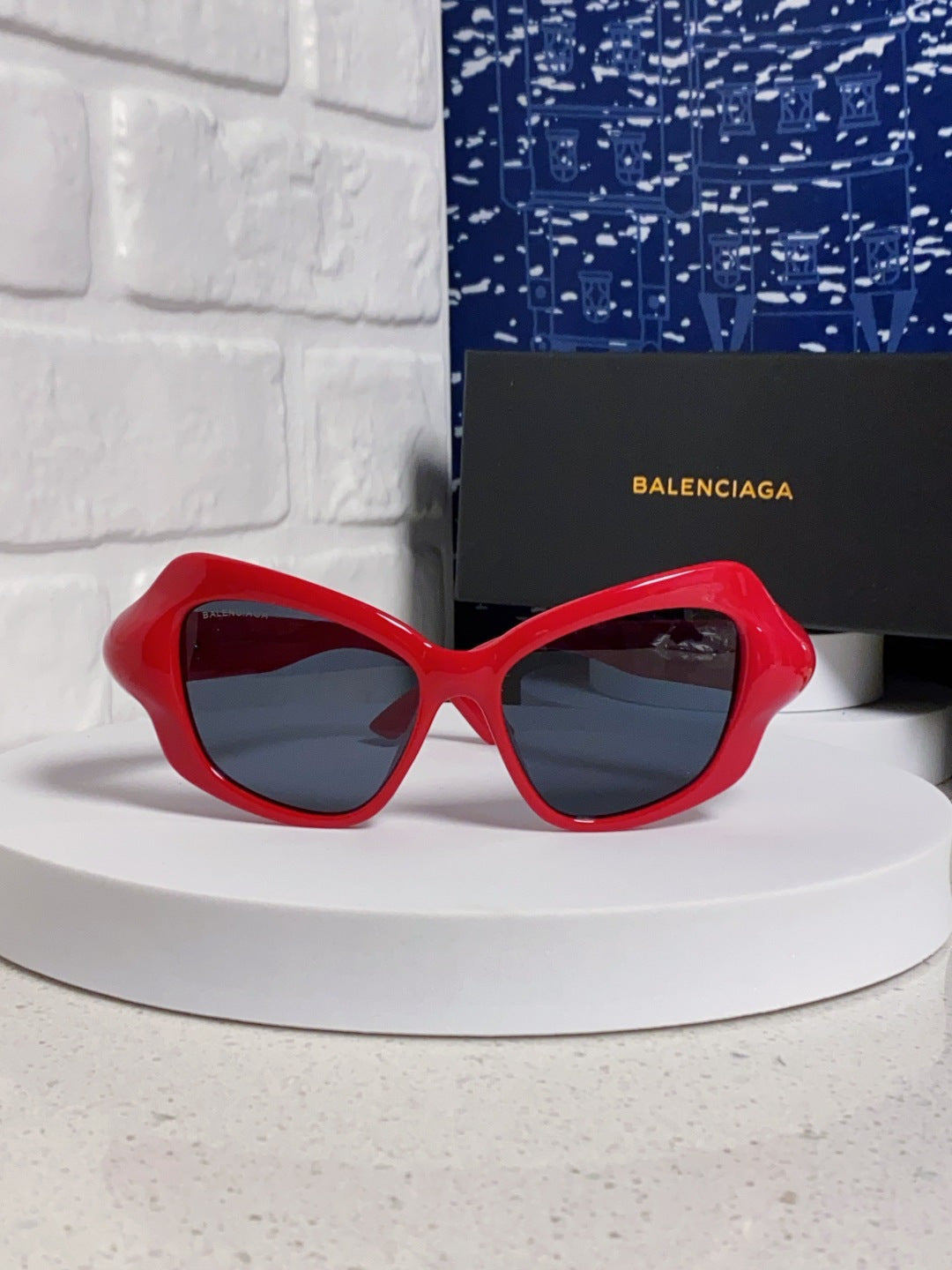 Balenciaga Oversized Red Lens Sunglasses for Women - 358630 - detail image 2