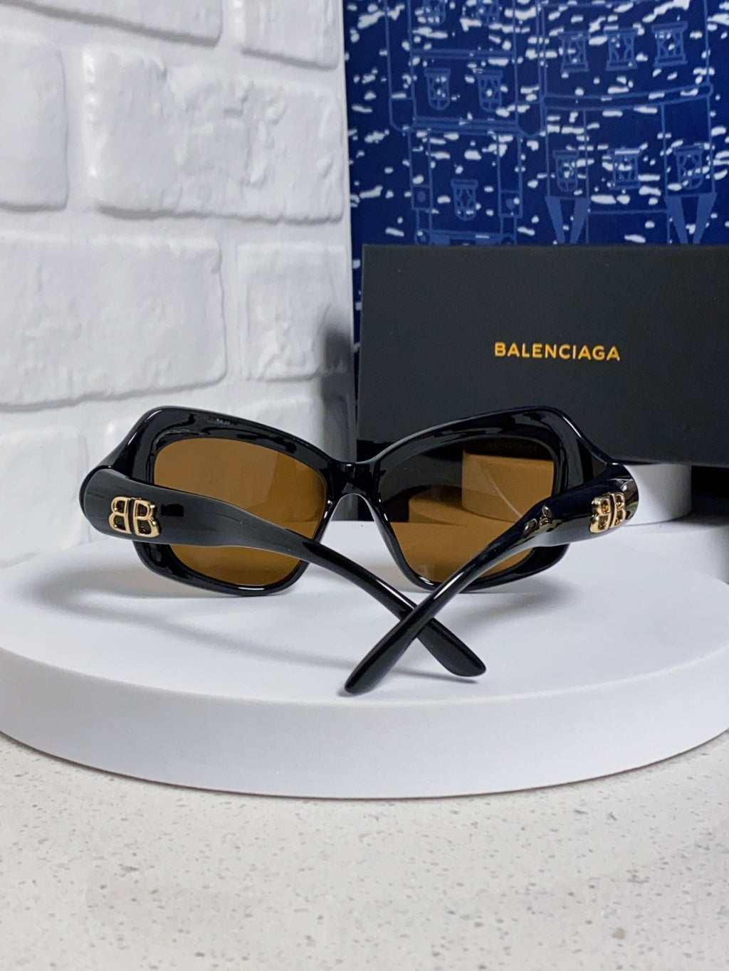 Balenciaga Oversized Brown Lens Sunglasses for Women - 432532 - detail image 3