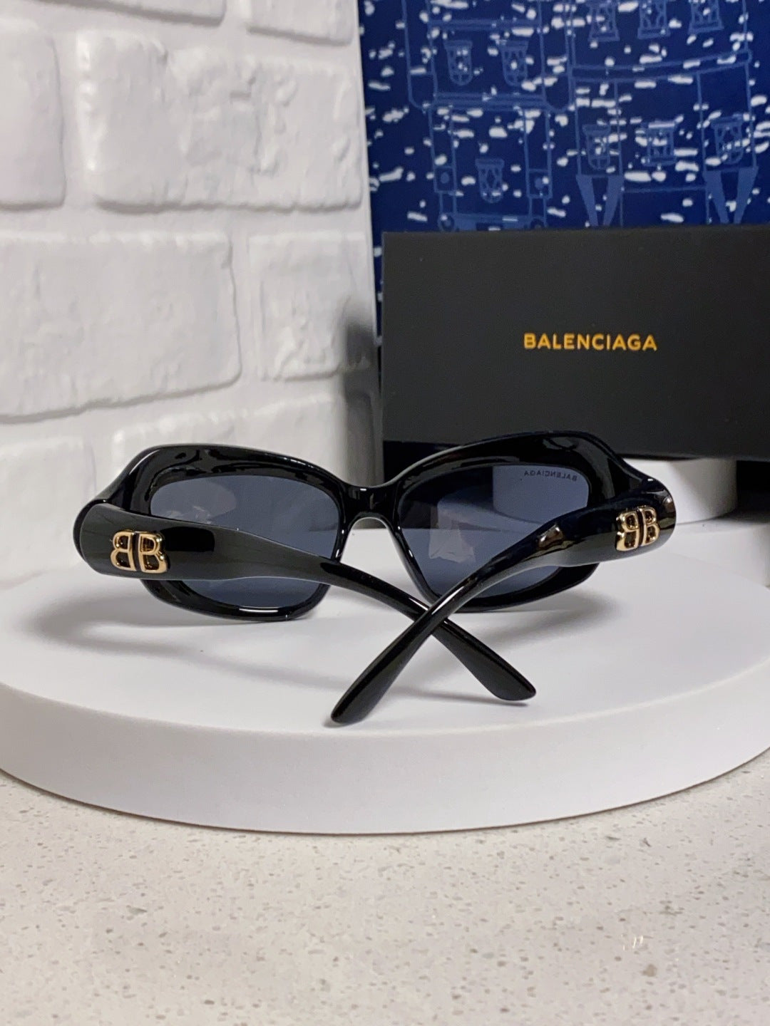Balenciaga Oversized Brown Lens Sunglasses for Women - 432533 - detail image 4