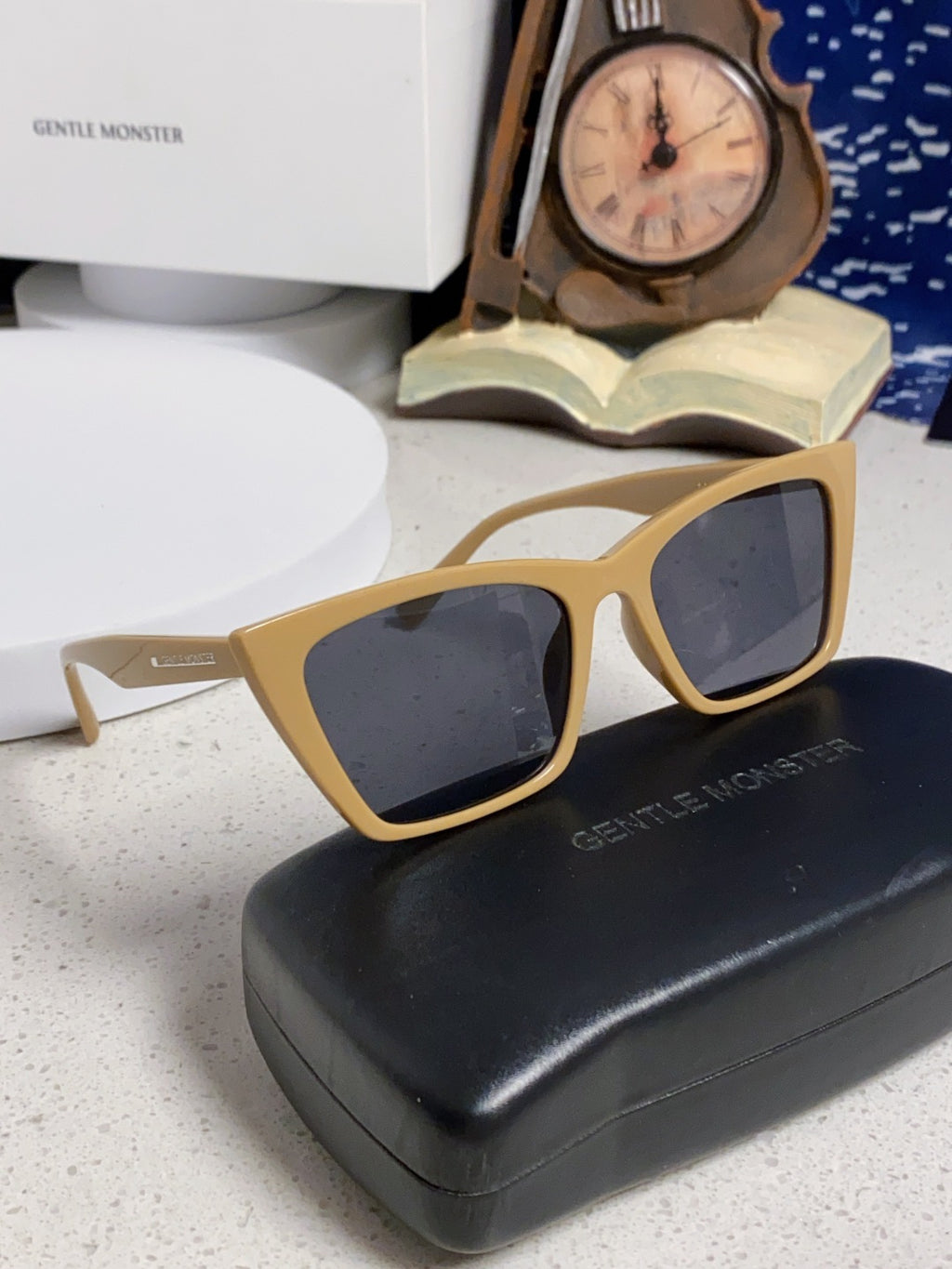 Gentle Monster TALIN Cat-Eye Brown Lens Sunglasses for Men & Women - 488059 - detail image 10