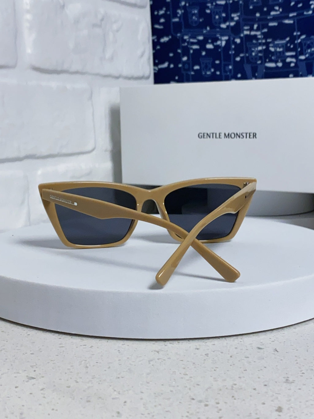 Gentle Monster TALIN Cat-Eye Brown Lens Sunglasses for Men & Women - 488059 - detail image 3