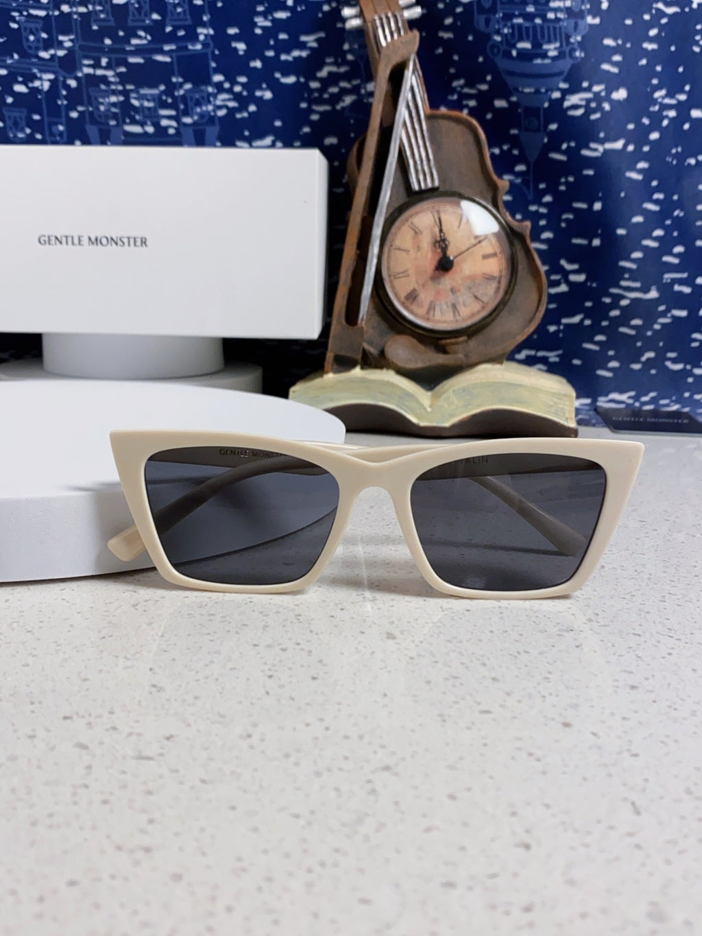 Gentle Monster TALIN Cat-Eye Gray Lens Sunglasses for Men & Women - detail image 9
