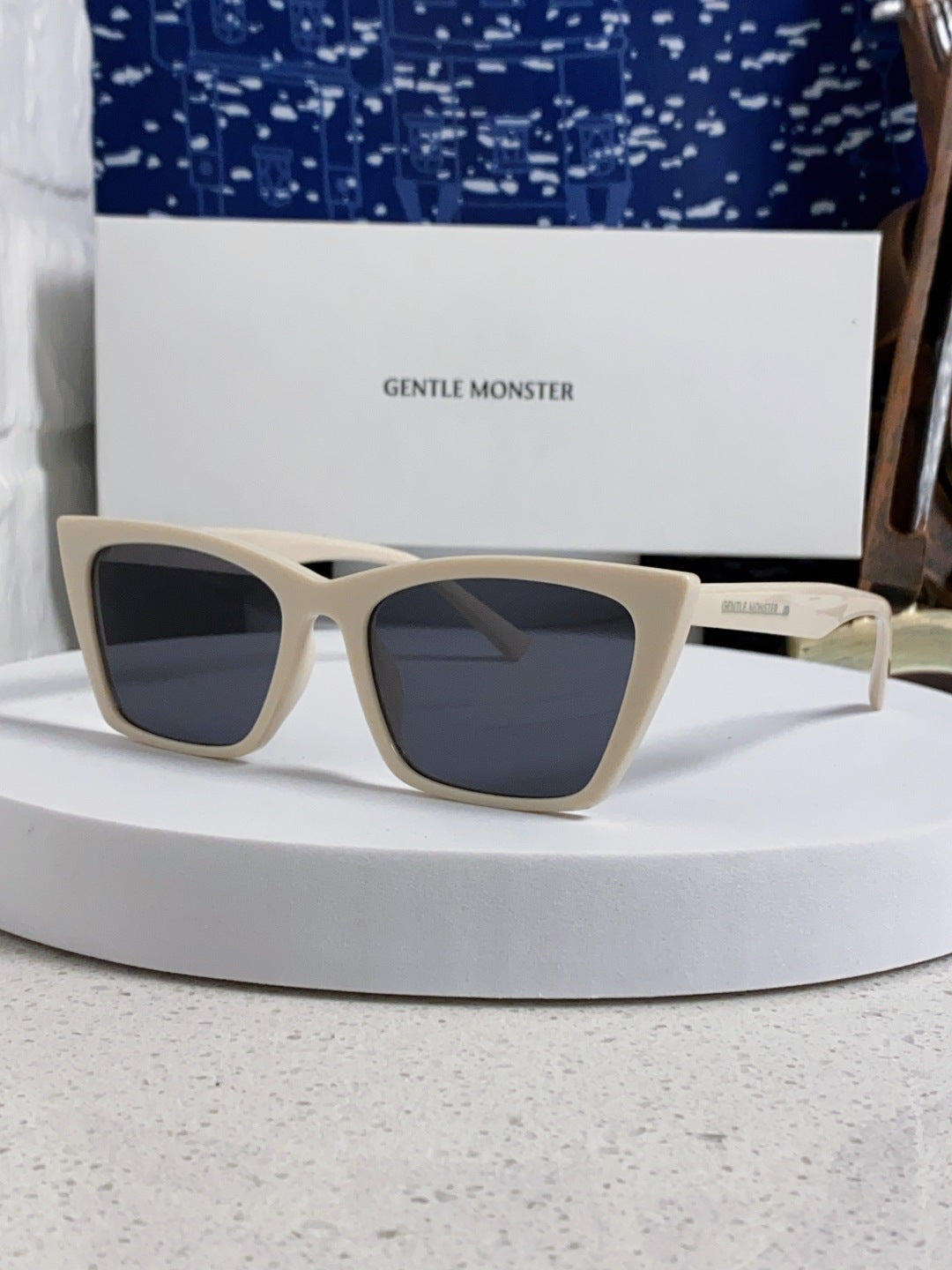 Gentle Monster TALIN Cat-Eye Gray Lens Sunglasses for Men & Women