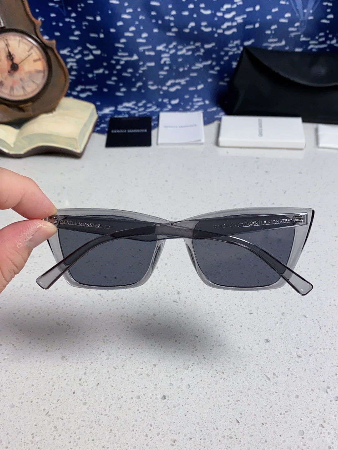 Gentle Monster TALIN Cat-Eye Black Lens Sunglasses for Men & Women - 488061 - detail image 5