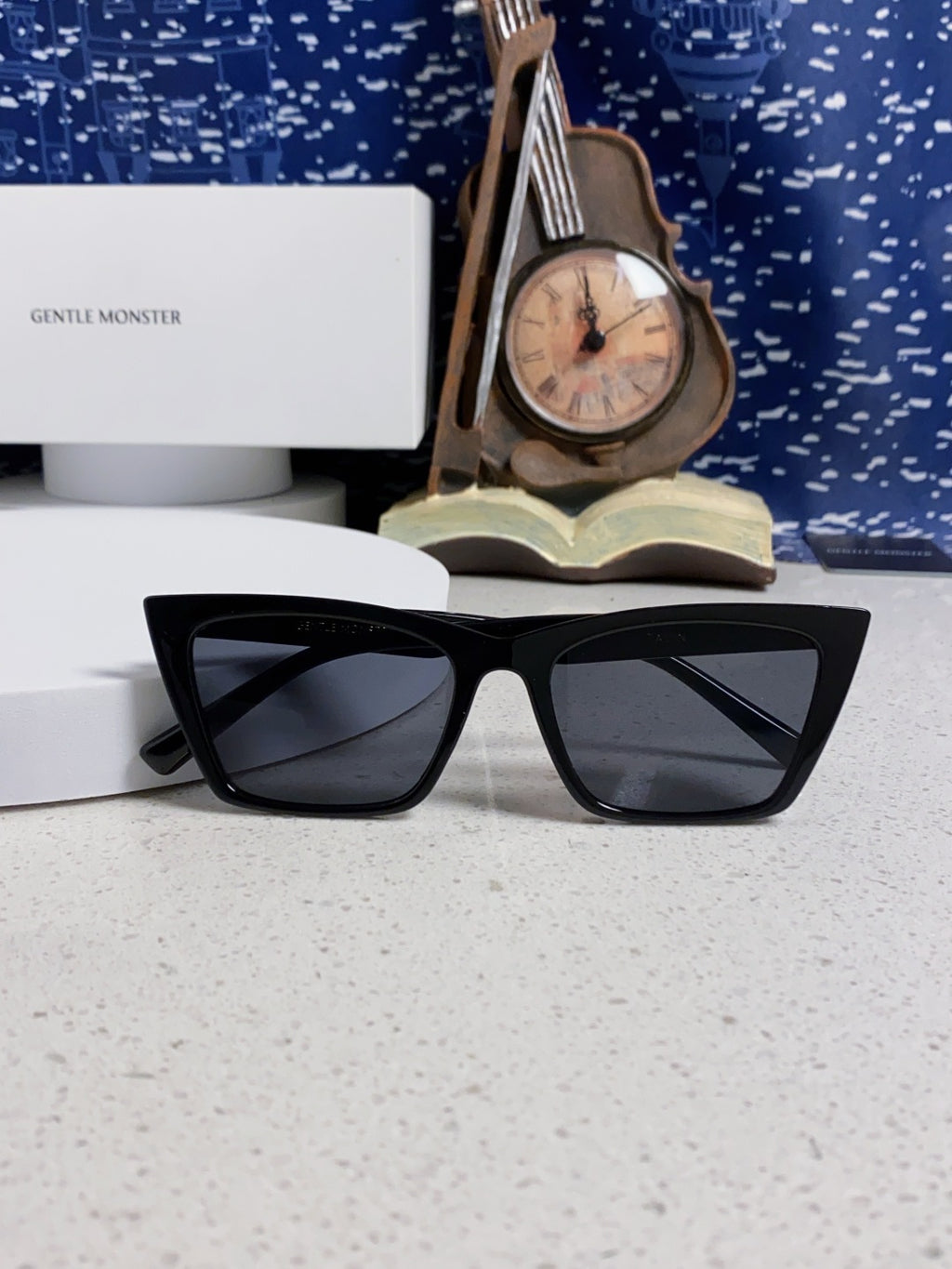 Gentle Monster TALIN Cat-Eye Black Lens Sunglasses for Men & Women - detail image 9