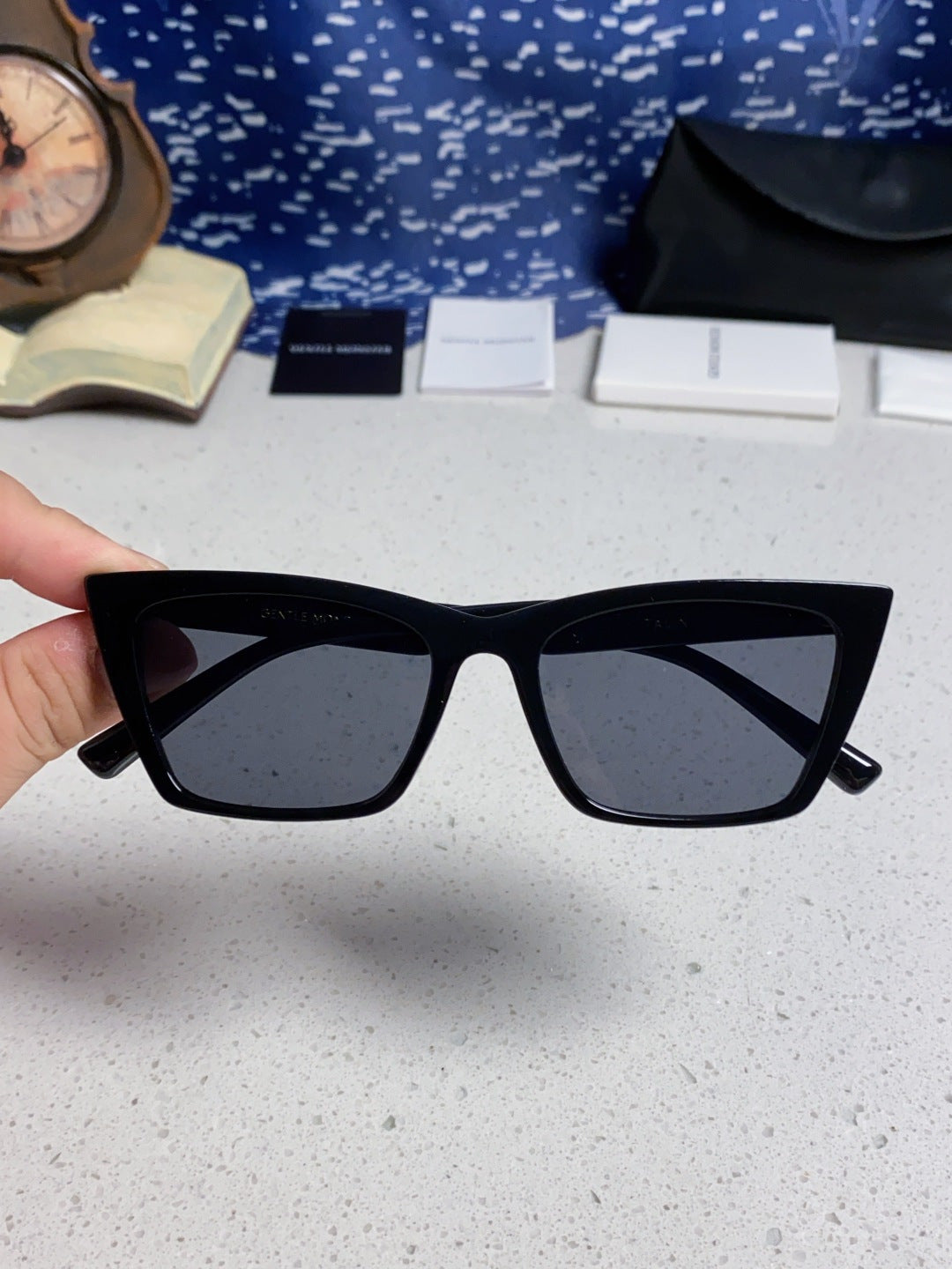 Gentle Monster TALIN Cat-Eye Black Lens Sunglasses for Men & Women - detail image 4