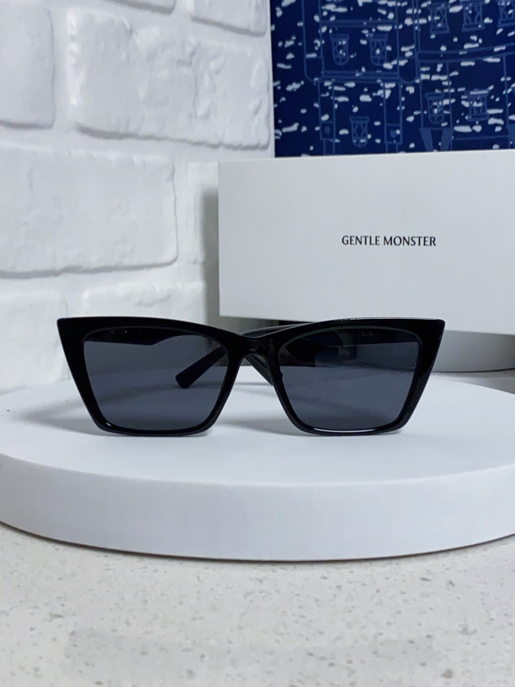 Gentle Monster TALIN Cat-Eye Black Lens Sunglasses for Men & Women - 358890 - detail image 2