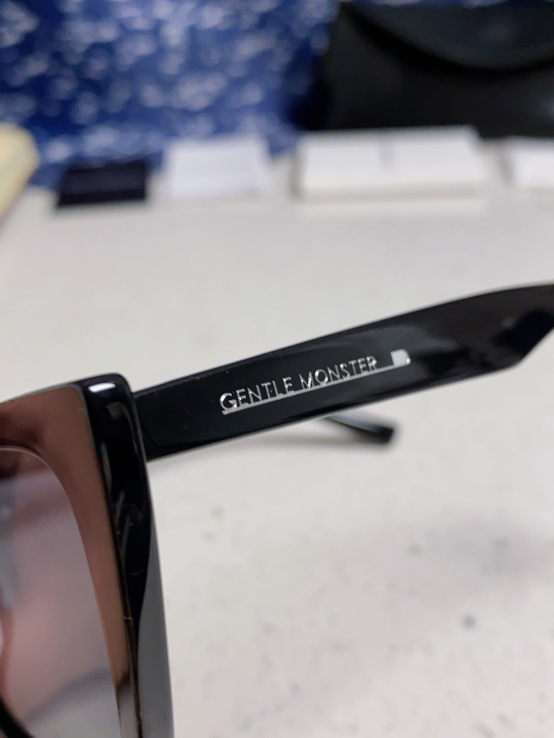 Gentle Monster TALIN Cat-Eye Black Lens Sunglasses for Men & Women - 358890 - detail image 7