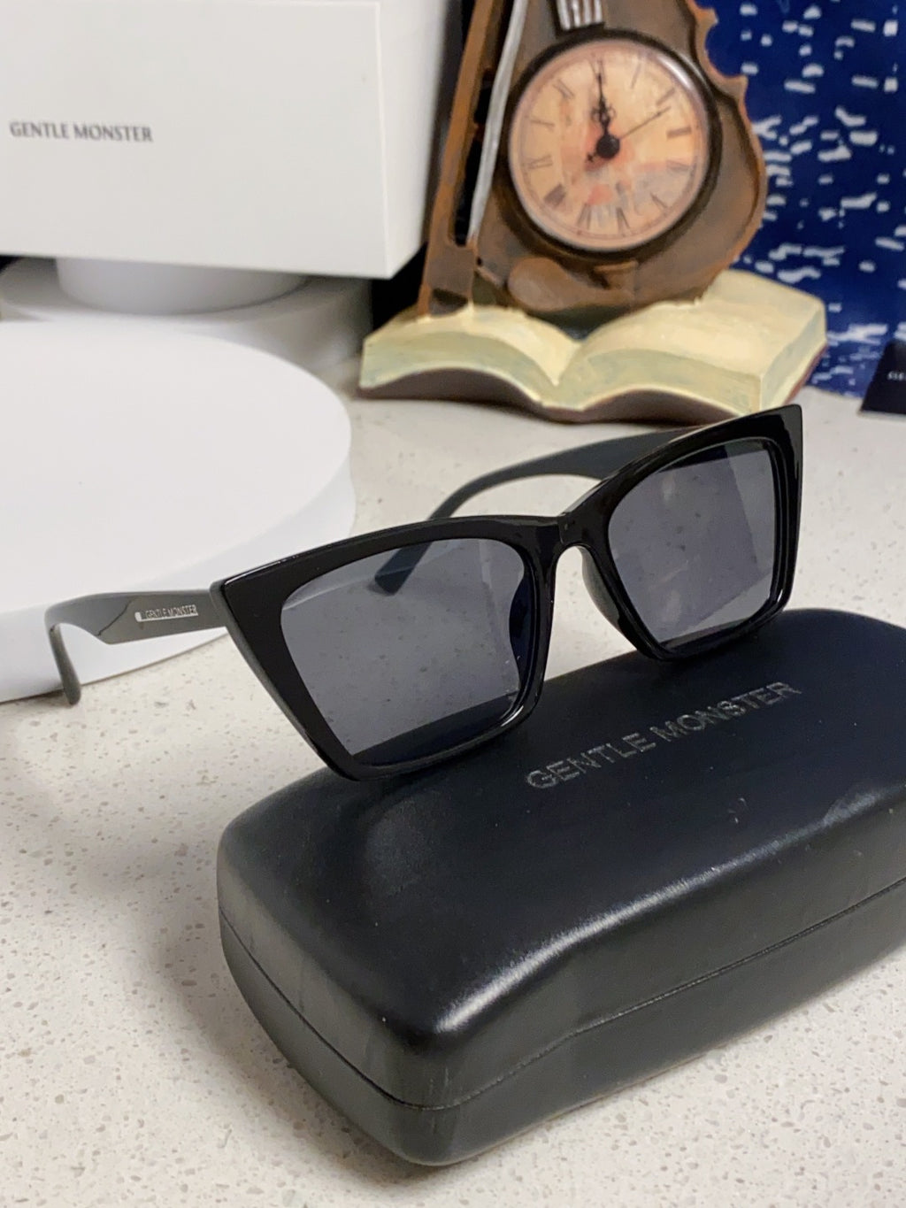 Gentle Monster TALIN Cat-Eye Black Lens Sunglasses for Men & Women - detail image 10