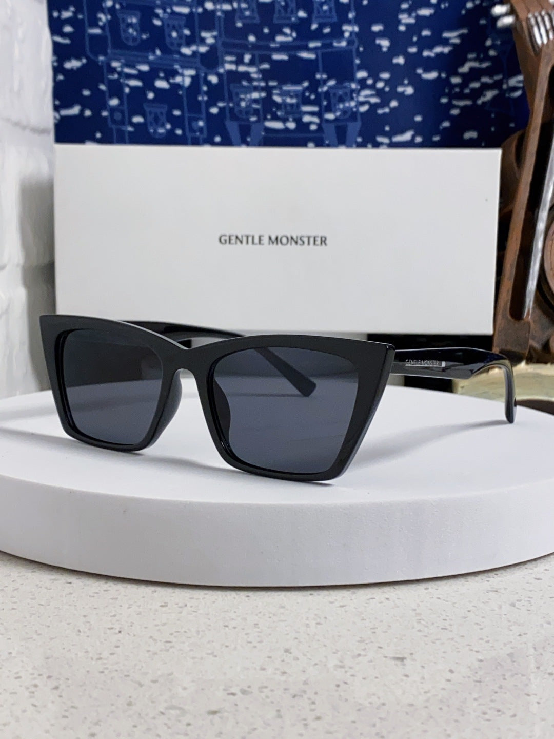 Gentle Monster TALIN Cat-Eye Black Lens Sunglasses for Men & Women - 358890
