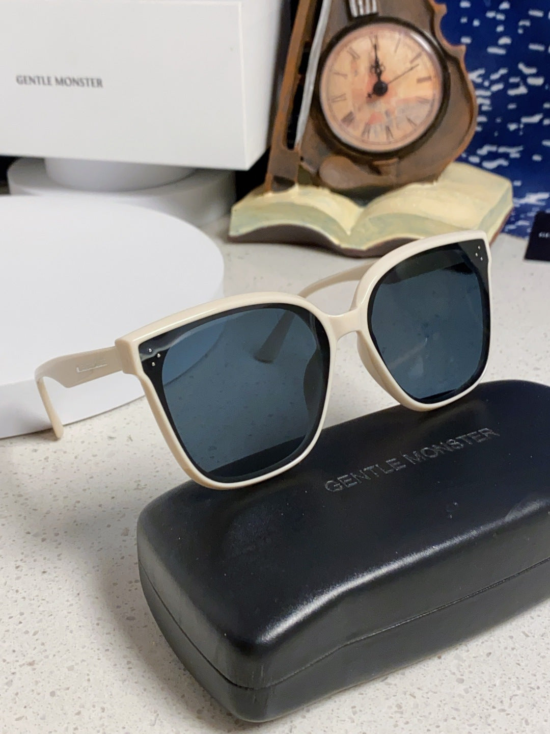 Gentle Monster RICK Polarized Oversized Black Lens Sunglasses for Men & Women - detail image 10