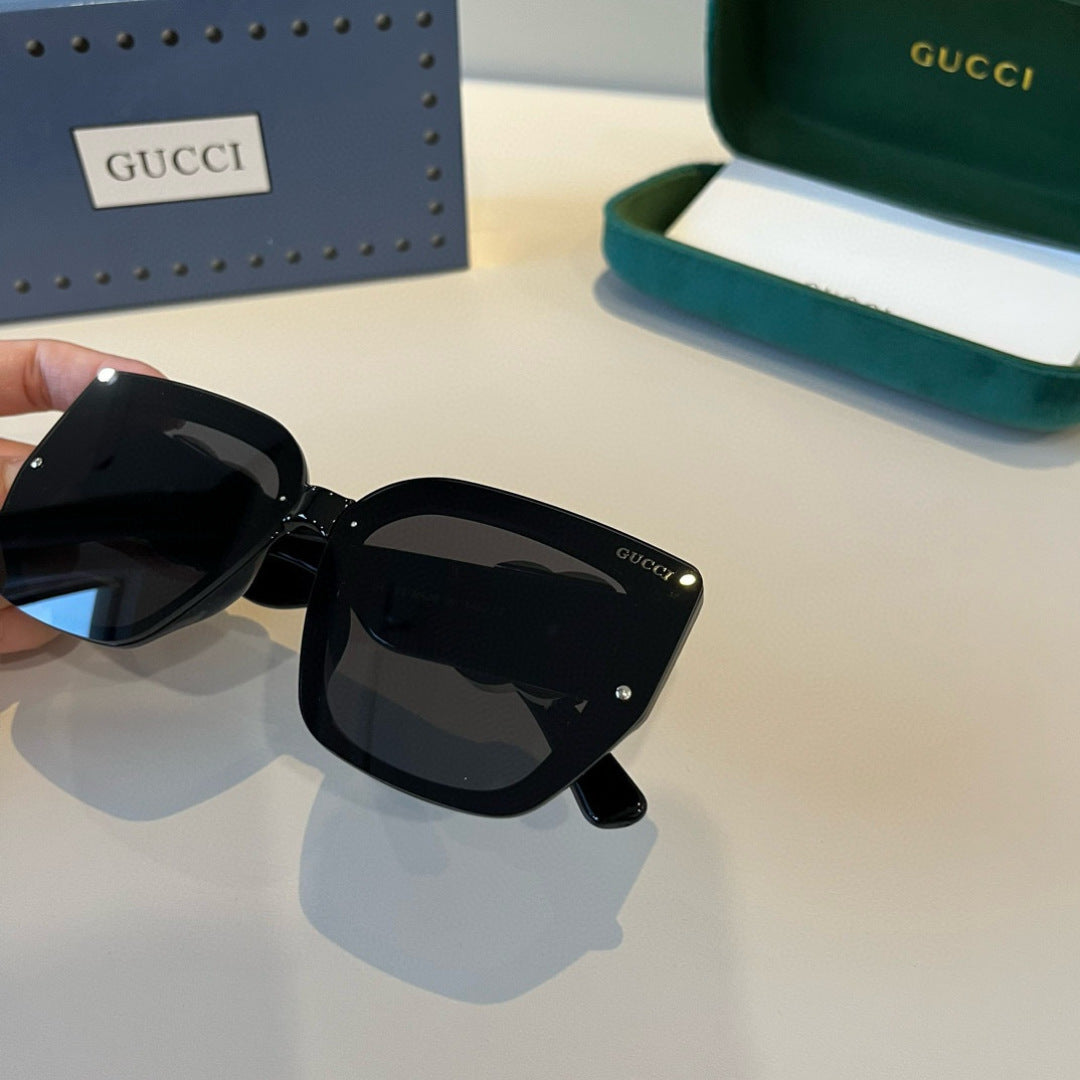 Gucci Oversized Black Lens Sunglasses for Men & Women - 486335 - detail image 7