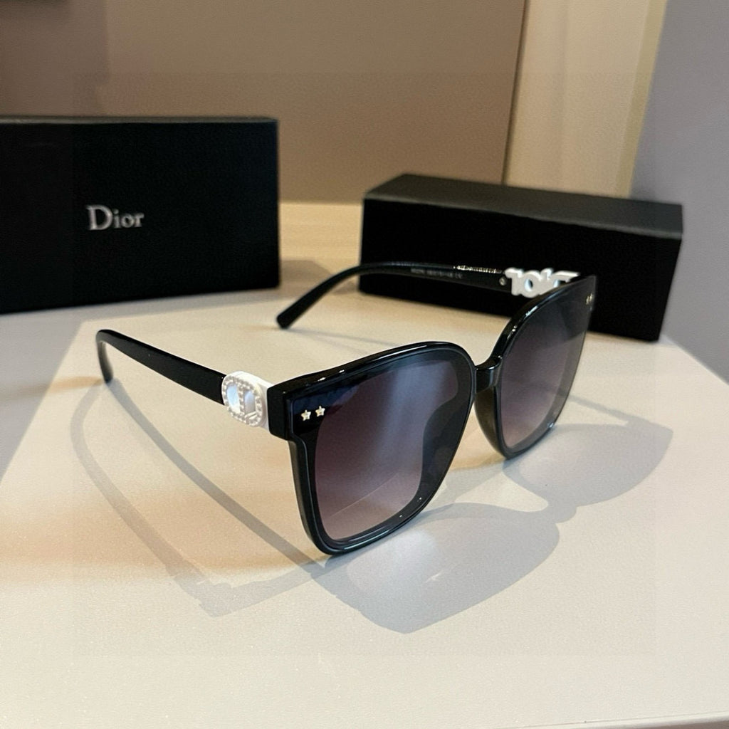 Dior Fashion Gold Lens Sunglasses for Men & Women - 997984