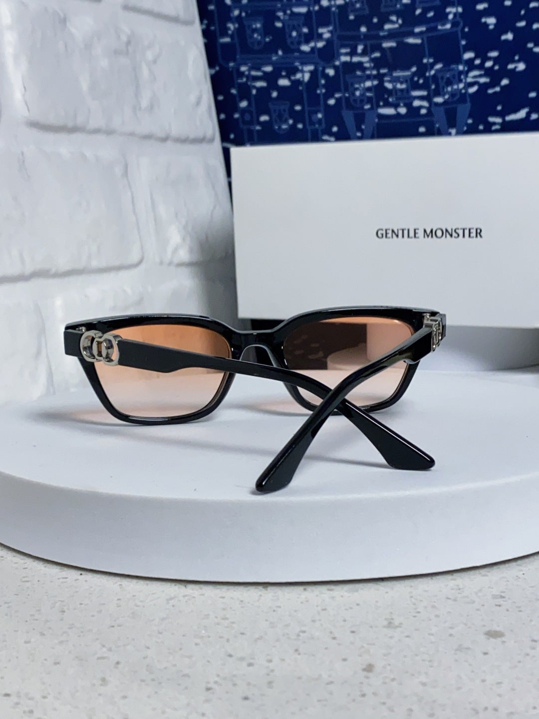 Gentle Monster XOXO Square Brown Lens Sunglasses for Men & Women - 432975 - detail image 3