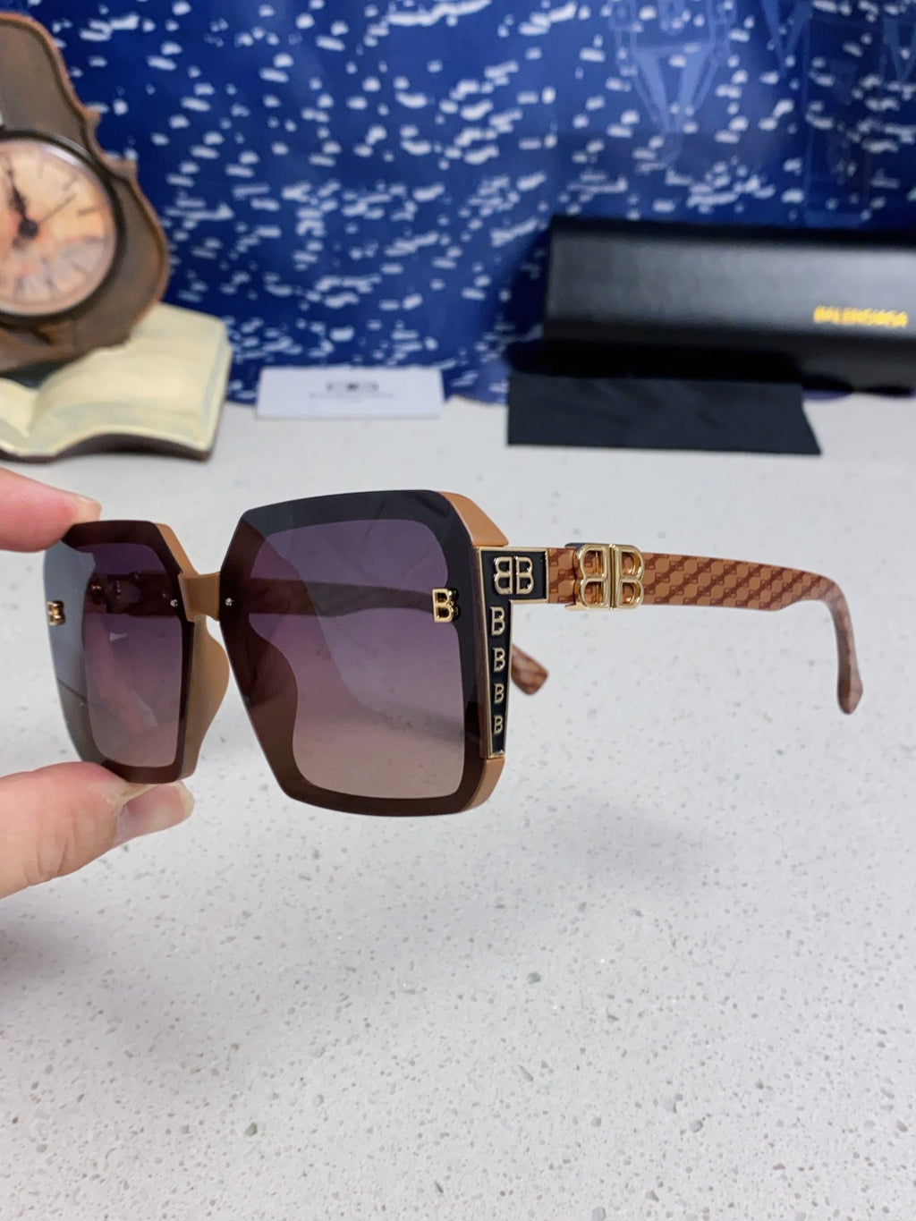 Balenciaga Square Gray Lens Sunglasses for Men & Women - 432555 - detail image 6